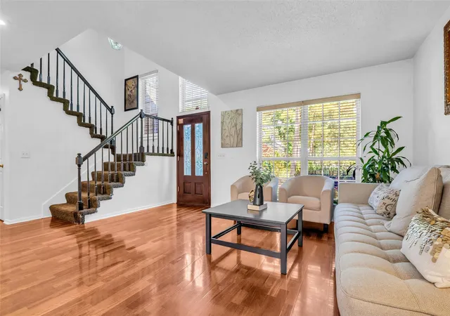 2nd image of 15 E Stony Bridge Cir, The Woodlands, TX 77381 | MLS# 10386266