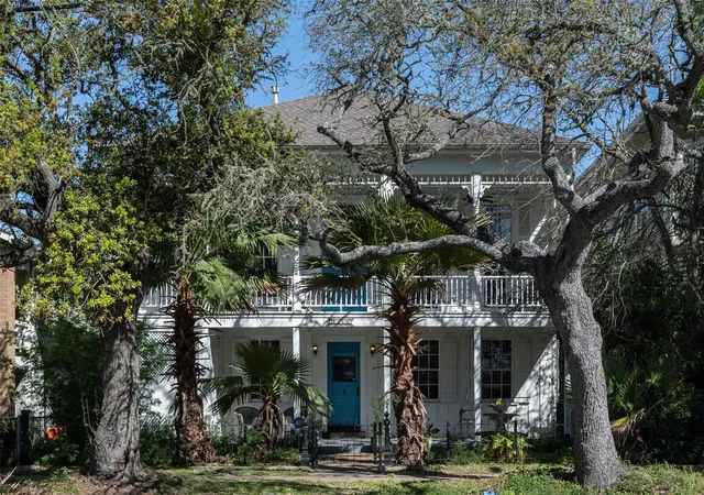 Photo 2 of Single family home for sale at 2622 Ursuline St, Galveston, TX 77550 | MLS# 5844754 | Listing updated on 2026-09-20