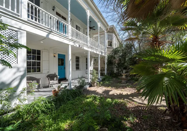 Photo 3 of Single family home for sale at 2622 Ursuline St, Galveston, TX 77550 | MLS# 5844754 | Listing updated on 2026-09-20