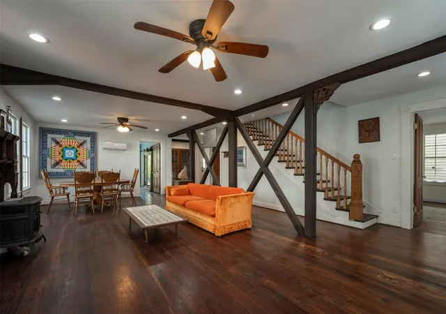 Photo 3 of Single family home for sale at 2622 Ursuline St, Galveston, TX 77550 | MLS# 5844754 | Listing updated on 2026-09-20