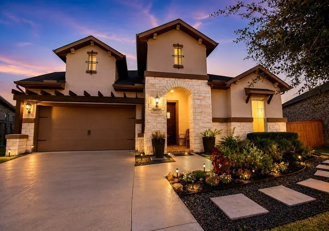 Photo 4 of Sale Pending at 19903 Oakland Knoll Cir, Richmond, TX 77407 | MLS# 42172860 | Listing updated on 2026-08-24