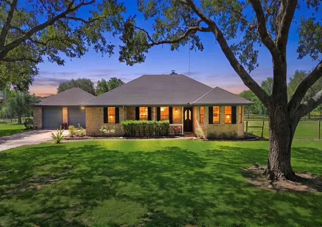 Homes for sale in Wallis, TX | 1711 Eagle Nest Acres Dr, Wallis, TX 77485 | MLS# 69478767