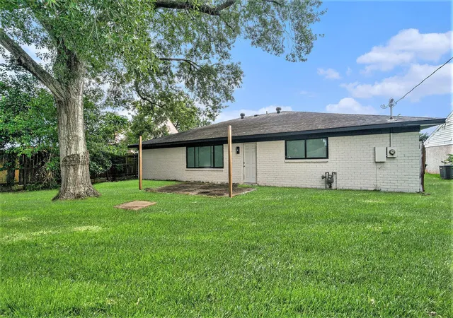 22nd image of 12215 Hillcroft St, Houston, TX 77035 | MLS# 53791807