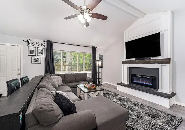 2nd image of 12215 Hillcroft St, Houston, TX 77035 | MLS# 53791807