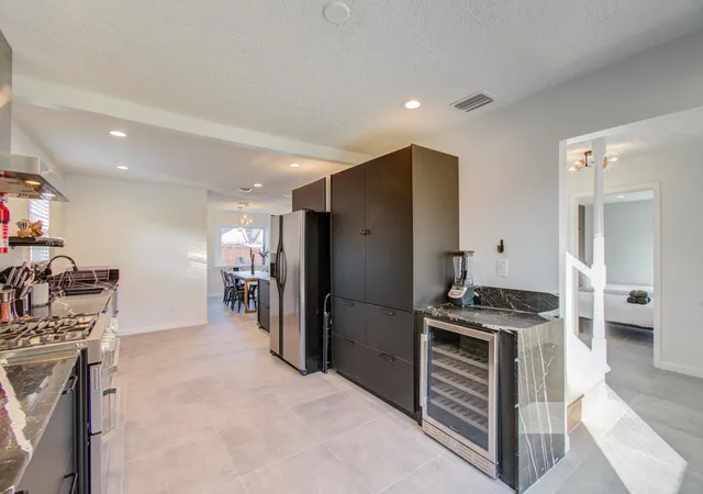Photo 4 of Single family home for sale at 9614 Springmont Dr, Houston, TX 77080 | MLS# 76422898 | Listing updated on 2026-08-27