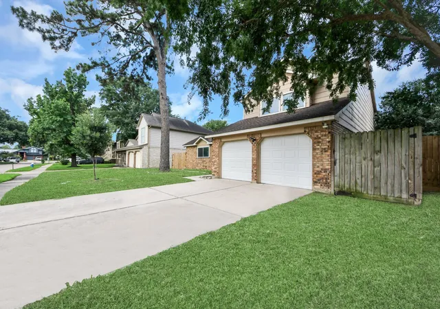 2nd image of 8527 Pearl Lake Dr, Houston, TX 77095 | MLS# 13815278