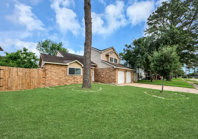 3rd image of 8527 Pearl Lake Dr, Houston, TX 77095 | MLS# 13815278