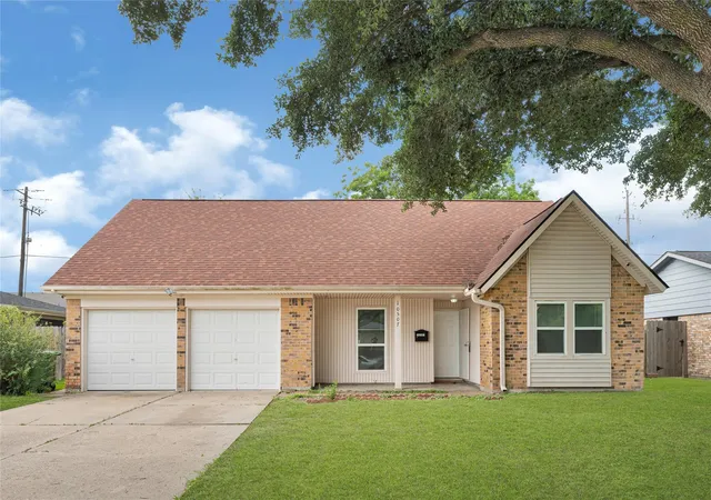 1st image of 10507 Kirkhall Dr, Houston, TX 77089 | MLS# 31474480