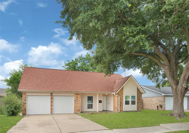 2nd image of 10507 Kirkhall Dr, Houston, TX 77089 | MLS# 31474480