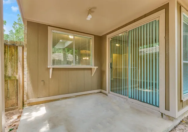 Photo 37 of Single family home for sale at 26 W Broken Oak Ct, The Woodlands, TX 77381 | MLS# 60289150 | Listing updated on 2026-09-14