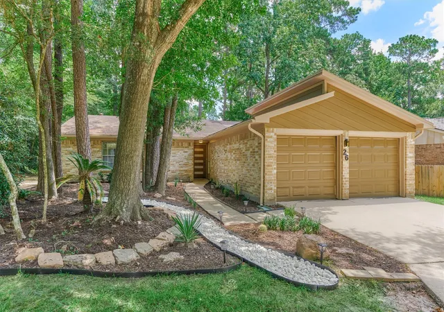 Photo 3 of Single family home for sale at 26 W Broken Oak Ct, The Woodlands, TX 77381 | MLS# 60289150 | Listing updated on 2026-09-26