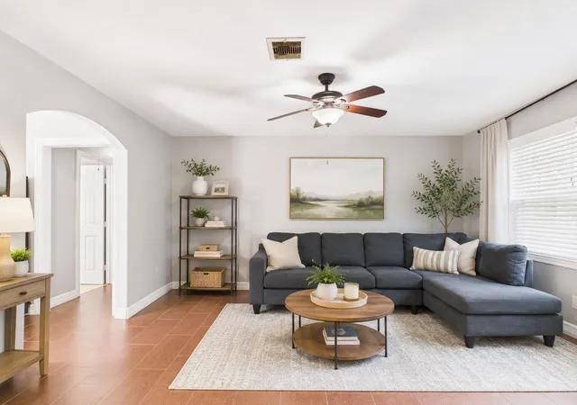 Photo 2 of Single family home for sale at 11914 Meadowfair St, Houston, TX 77076 | MLS# 71736632 | Listing updated on 2026-10-09