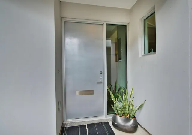 4th image of 4408 Mount Vernon St, Houston, TX 77006 | MLS# 48399613