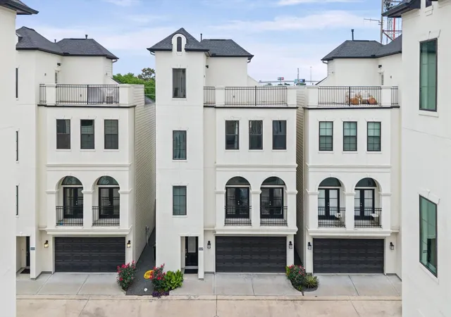 2nd image of 3339 Beverly Forest Dr, Houston, TX 77057 | MLS# 86158083