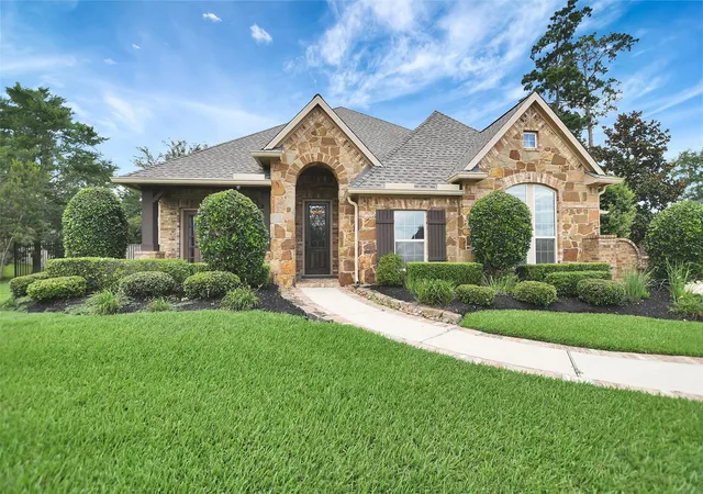 Photo 2 of Sale Pending at 40603 Manor Dr, Magnolia, TX 77354 | MLS# 41850600 | Listing updated on 2026-09-05