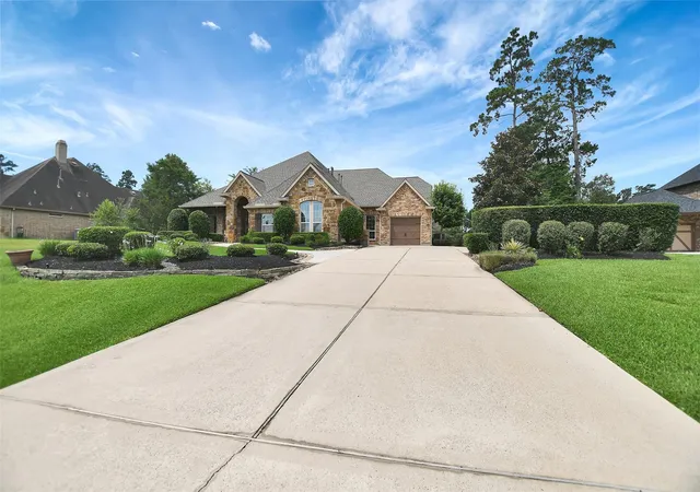 Photo 4 of Sale Pending at 40603 Manor Dr, Magnolia, TX 77354 | MLS# 41850600 | Listing updated on 2026-09-05