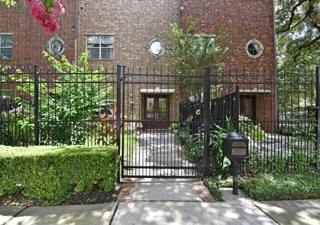2nd image of 1219 Rosedale St, Houston, TX 77004 | MLS# 97369483