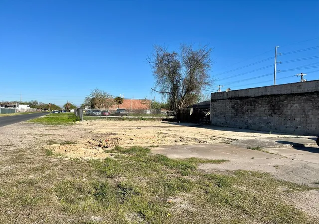 1st image of 204 Hwy 146 S, Texas City, TX 77590 | MLS# 82146943