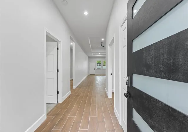 4th image of 8233 Sterlingshire St, Houston, TX 77078 | MLS# 81470881