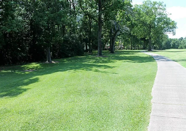 2nd image of 64 River Plantation Dr, Conroe, TX 77302 | MLS# 34354257