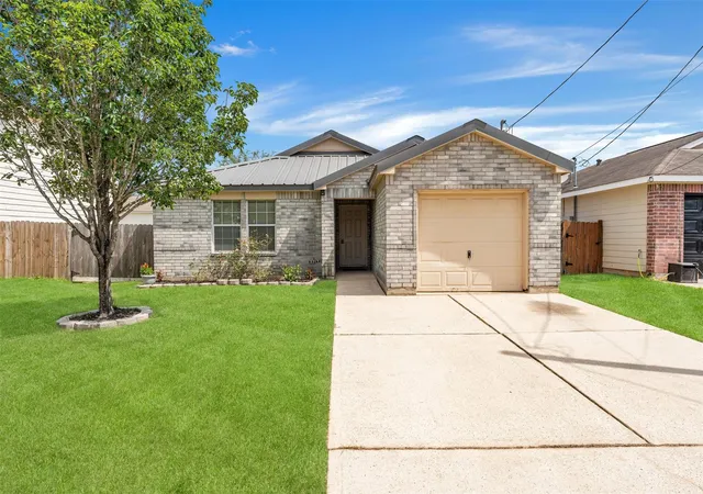 Homes for sale in Conroe, TX | 2317 Shady Birch Dr, Conroe, TX 77301 | MLS# 83169296