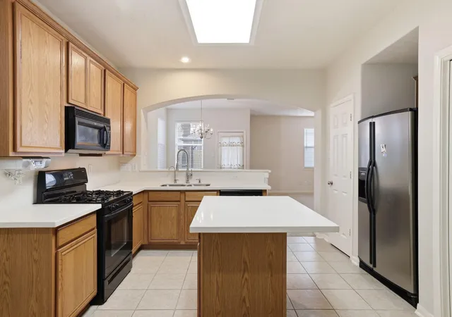 3rd image of 10135 E East Palm Lake Dr Dr, Houston, TX 77034 | MLS# 36321922