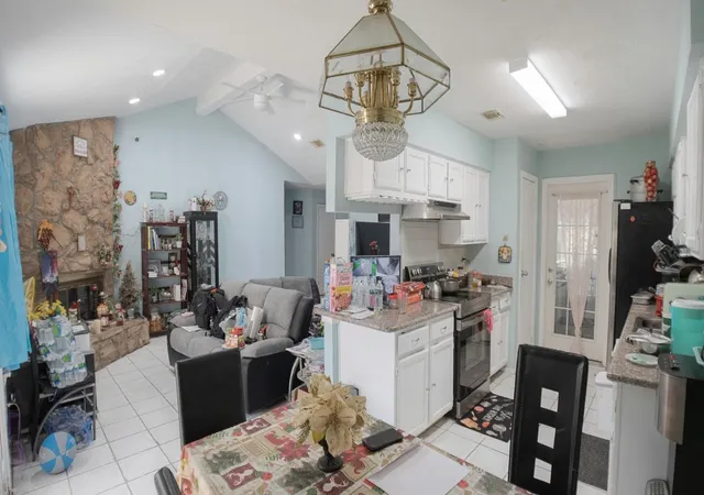 Photo 5 of Single family home for sale at 10315 Hollow Cyn Ct, Sugar Land, TX 77498 | MLS# 14985880 | Listing updated on 2026-08-19