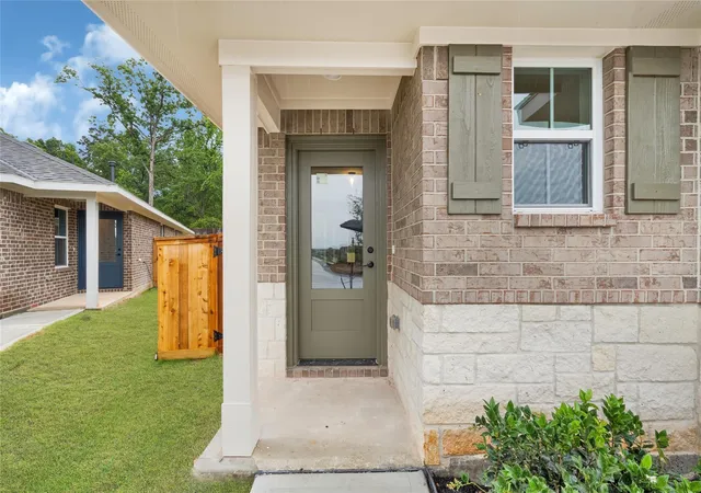 Homes for sale in Dickinson, TX | 4410 W Bayou Maison Cir, Dickinson, TX 77539 | MLS# 54096485