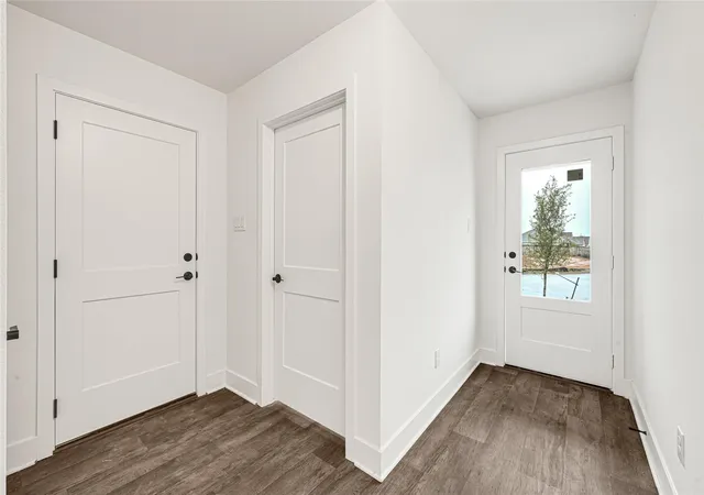 3rd image of 4410 W Bayou Maison Cir, Dickinson, TX 77539 | MLS# 54096485