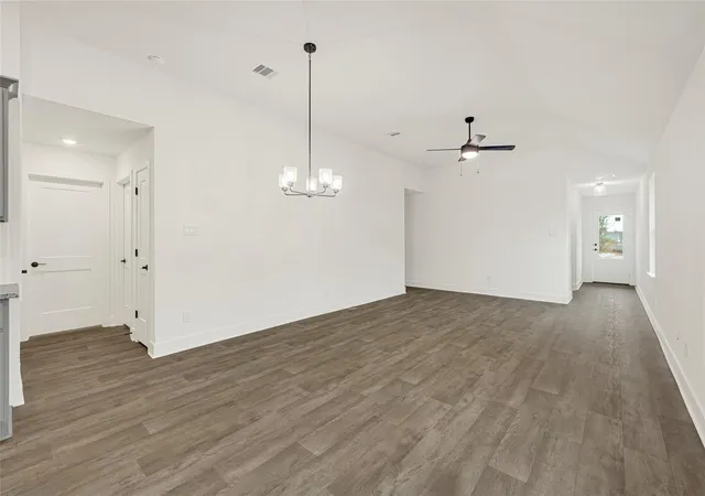5th image of 4410 W Bayou Maison Cir, Dickinson, TX 77539 | MLS# 54096485