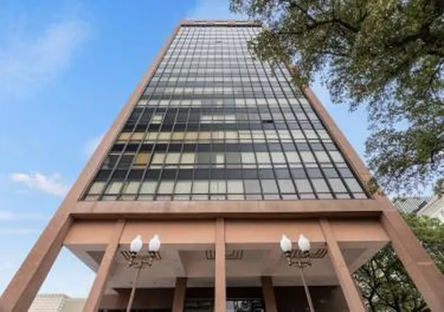 Photo 1 of Condo for sale at 5150 Hidalgo St #501, Houston, TX 77056 | MLS# 19286096 | Listing updated on 2026-09-14