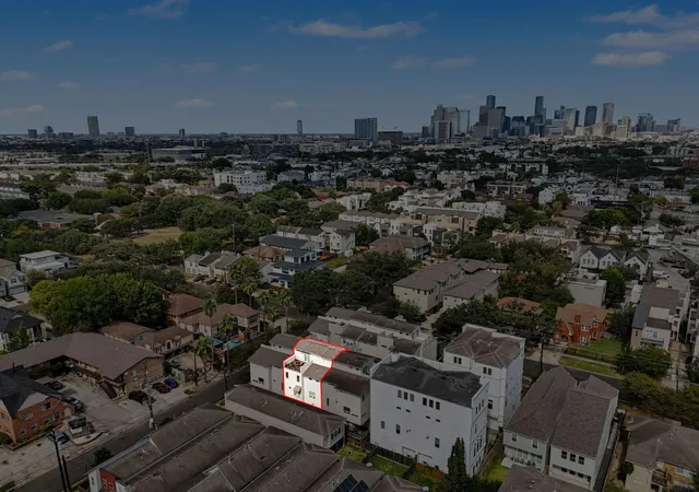 Homes for sale in Houston, TX | 4915 Chenevert St, Houston, TX 77004 | MLS# 90995713