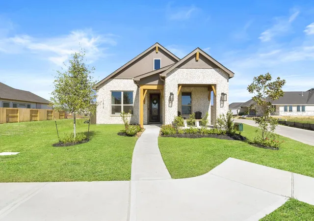 Photo 3 of Single family home for sale at 11915 S Pavillion Dr, Mont Belvieu, TX 77523 | MLS# 22161185 | Listing updated on 2026-09-01