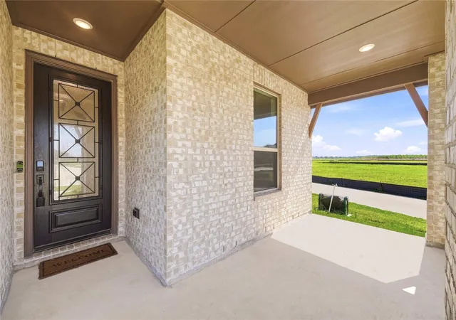 Photo 4 of Single family home for sale at 11915 S Pavillion Dr, Mont Belvieu, TX 77523 | MLS# 22161185 | Listing updated on 2026-09-01