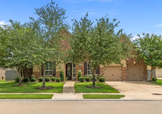 1st image of 11912 Linden Walk Ln, Pearland, TX 77584 | MLS# 90201716