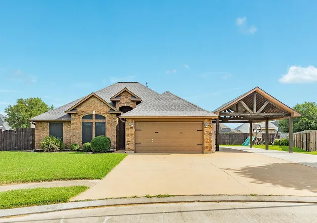 Homes for sale in Richwood, TX | 111 Goldfinch Ct, Richwood, TX 77531 | MLS# 21089187