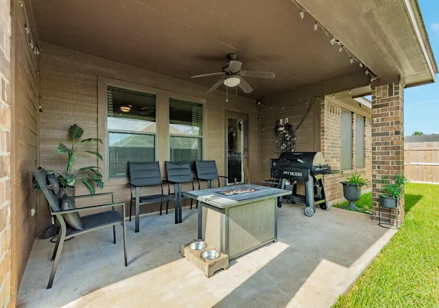 Homes for sale in Richwood, TX | 111 Goldfinch Ct, Richwood, TX 77531 | MLS# 21089187