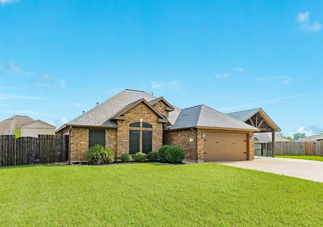 Homes for sale in Richwood, TX | 111 Goldfinch Ct, Richwood, TX 77531 | MLS# 21089187