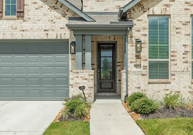 2nd image of 10222 Bison Dr, Manvel, TX 77583 | MLS# 86820133