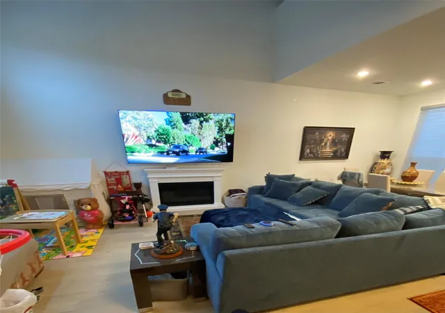 Photo 2 of Townhouse for sale at 523 Cypress Valley Ave, Montgomery, TX 77316 | MLS# 37669389 | Listing updated on 2026-06-02