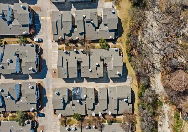 2nd image of 17490 Meandering Wy, Dallas, TX 75252