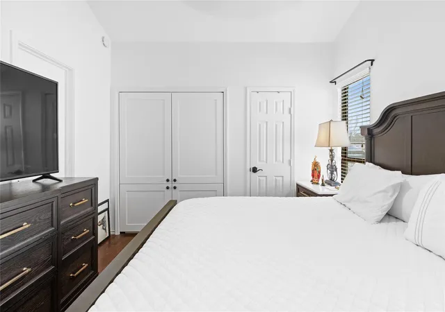 4th image of 17490 Meandering Wy, Dallas, TX 75252