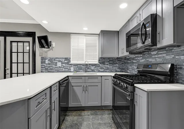 Photo 3 of Single family home for sale at 6319 Bluestone Dr, Houston, TX 77016 | MLS# 6574139 | Listing updated on 2026-08-07