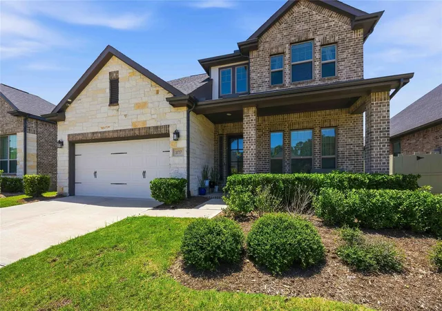 Photo 2 of Single family home for sale at 10757 Chinese Violet, Conroe, TX 77385 | MLS# 29885629 | Listing updated on 2026-08-29