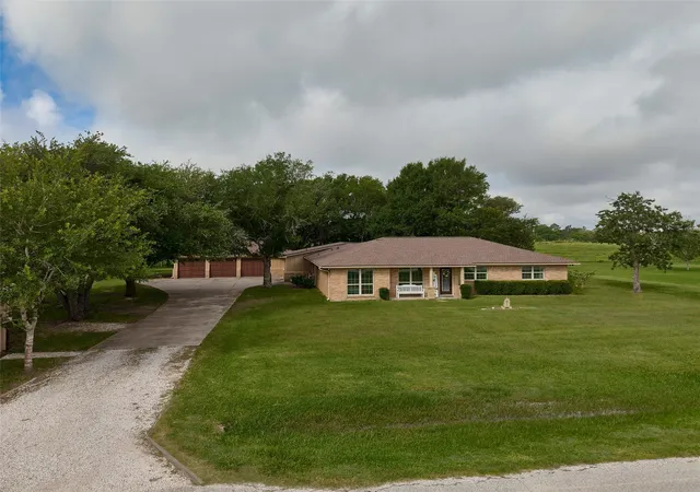 2nd image of 14528 Vlasta St, Needville, TX 77461 | MLS# 74573435