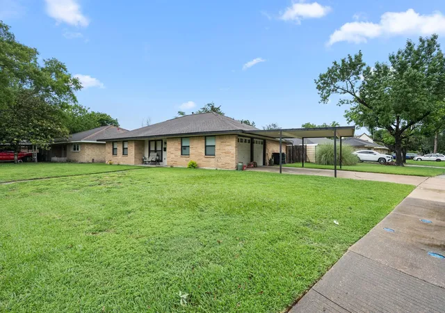 Photo 3 of Single family home for sale at 8215 Braes River Dr, Houston, TX 77074 | MLS# 48807335 | Listing updated on 2026-09-05