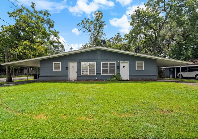 1st image of 403 Forrest St, Baytown, TX 77520 | MLS# 20947776