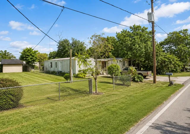 Photo 6 of Single family home for sale at 14433 Eagle Pass St, Houston, TX 77015 | MLS# 34358137 | Listing updated on 2026-09-19