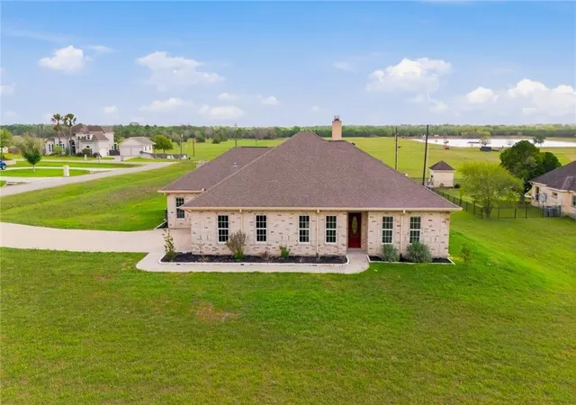 Homes for sale in Victoria, TX | 15 Huron St, Victoria, TX 77905 | MLS# 58547619