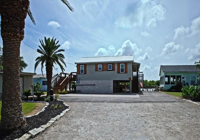 1st image of 43 Pr 670, Matagorda, TX 77457 | MLS# 42537411